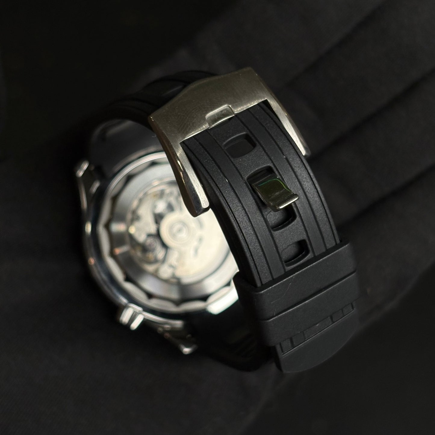 SEAMASTER | BLACK WAVE RUBBER