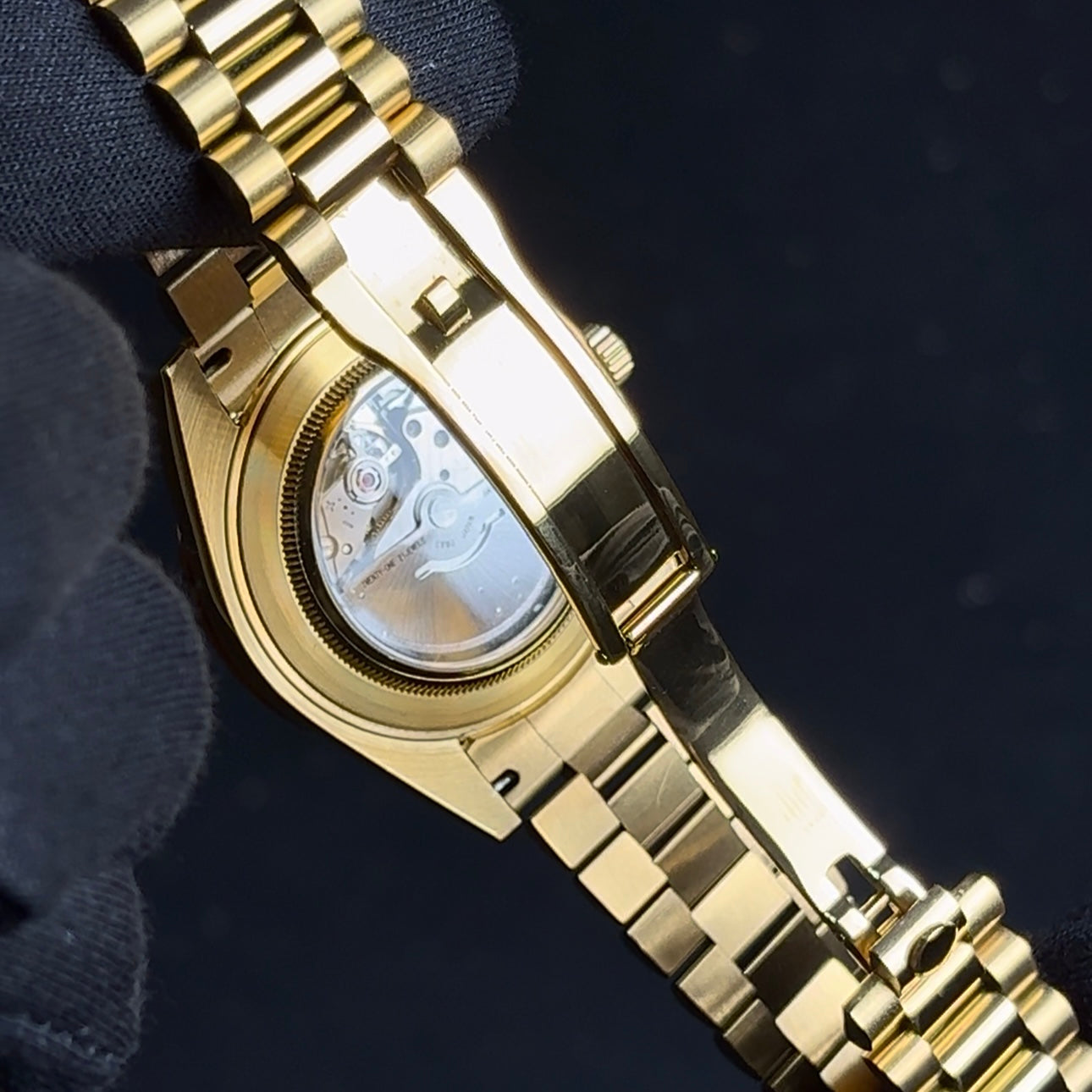 DAY DATE | GOLD